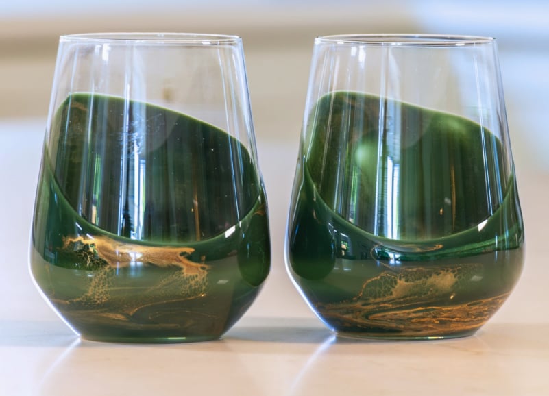 Verres à vin rehaussés de résine – Coffret de 2