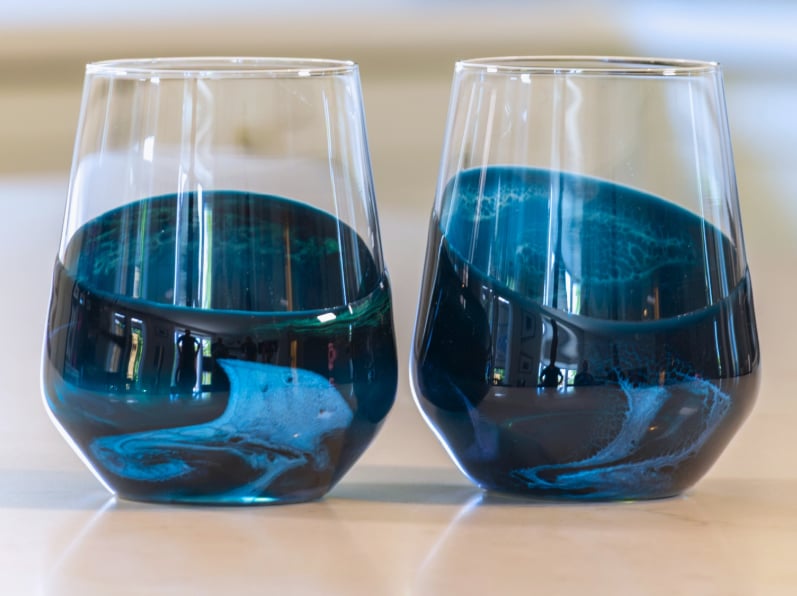 Verres à vin rehaussés de résine – Coffret de 2